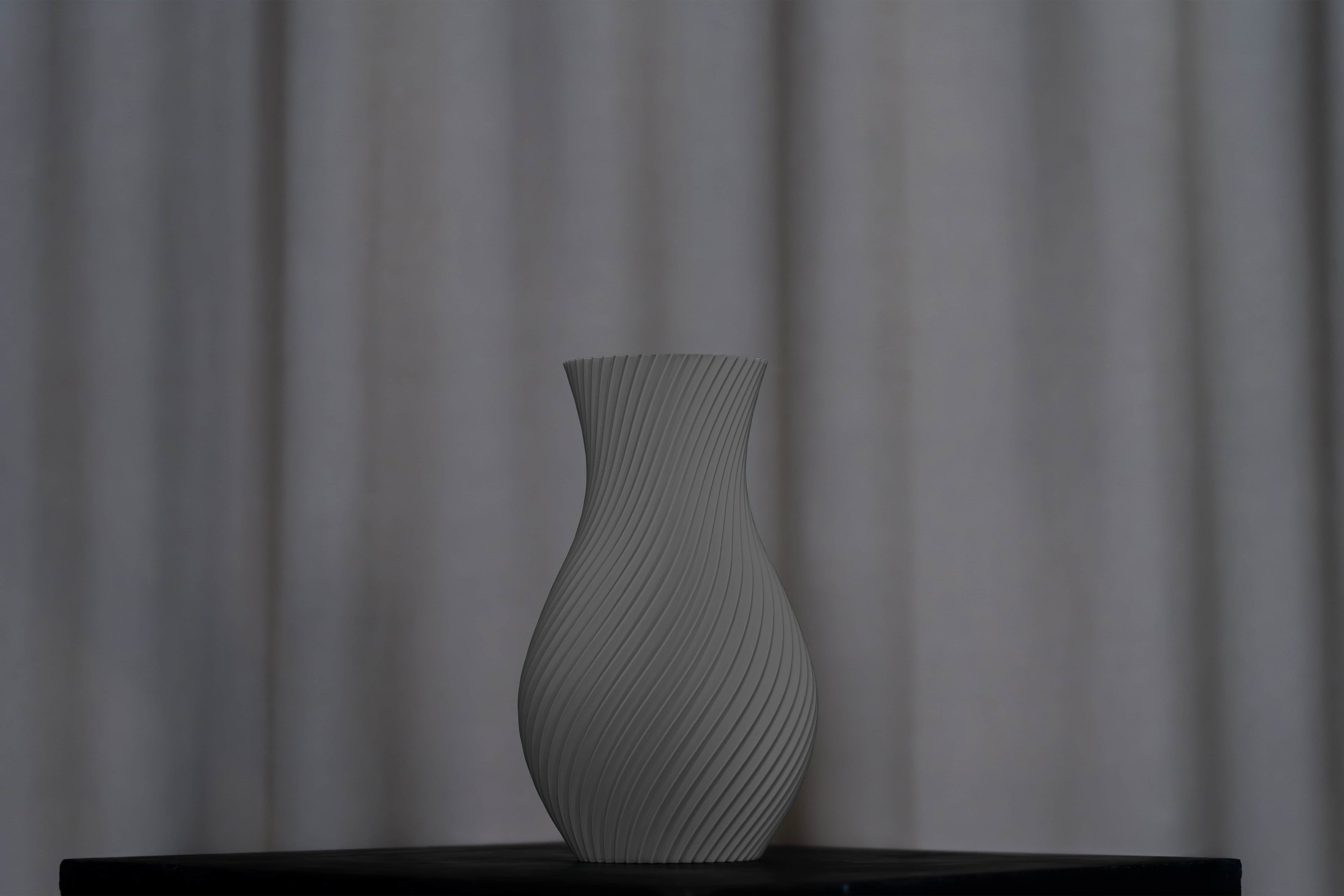 TWISORA Vase