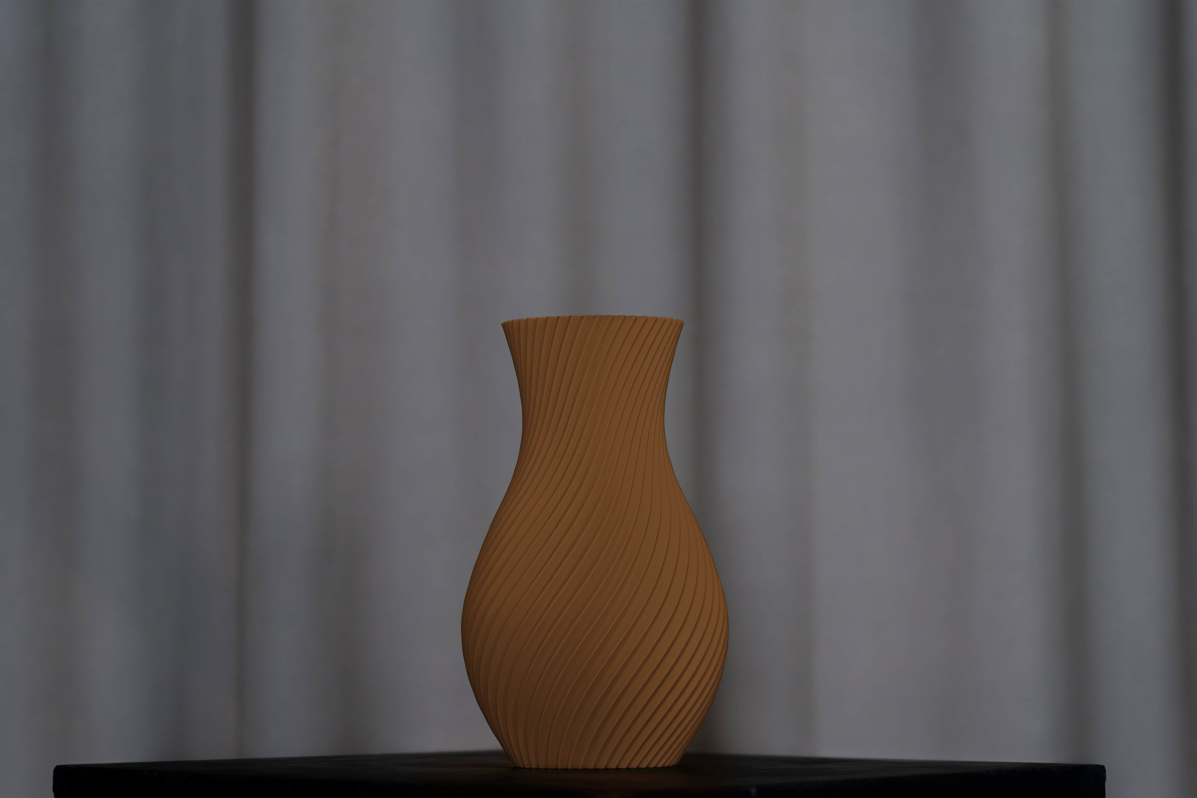 TWISORA Vase