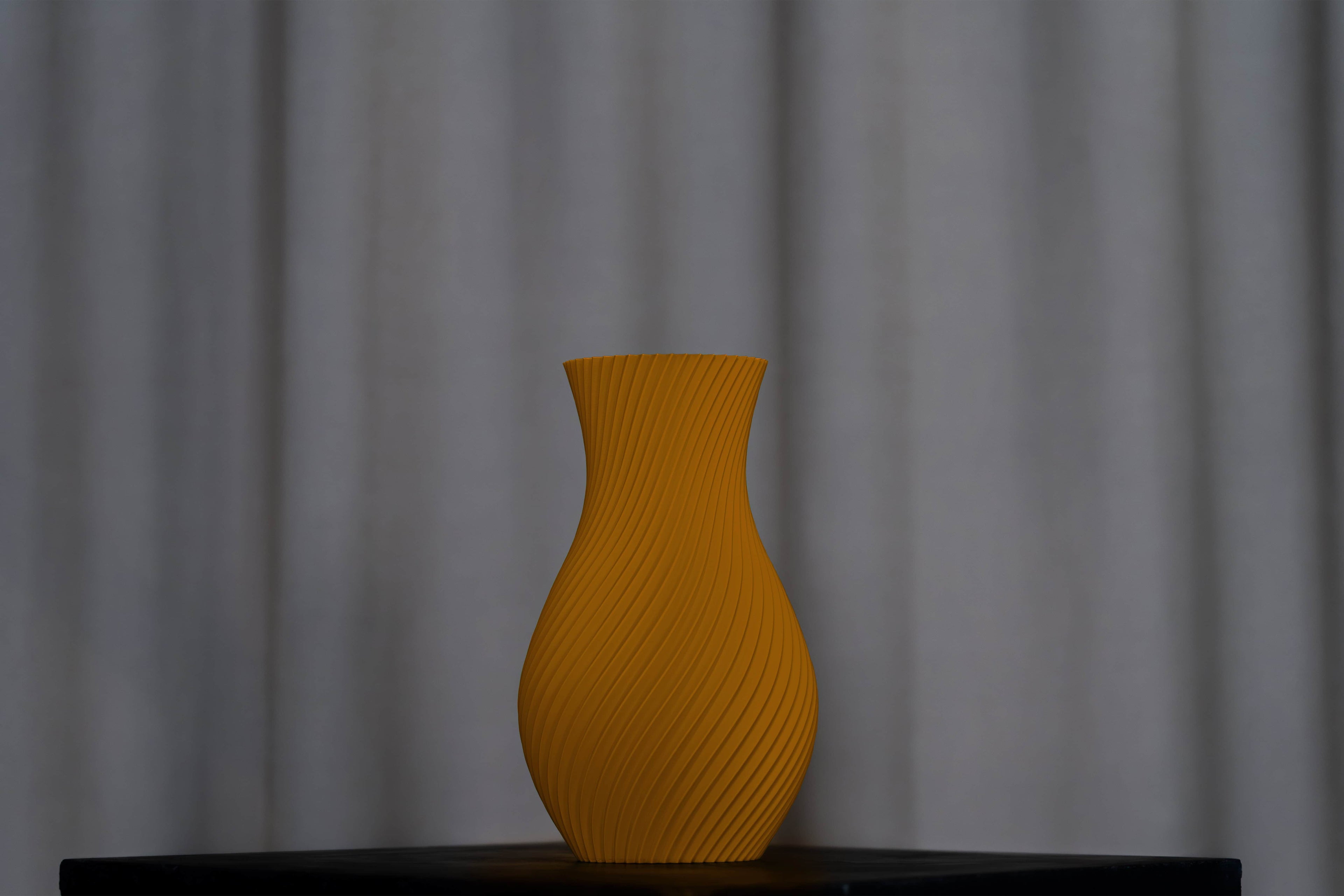 TWISORA Vase