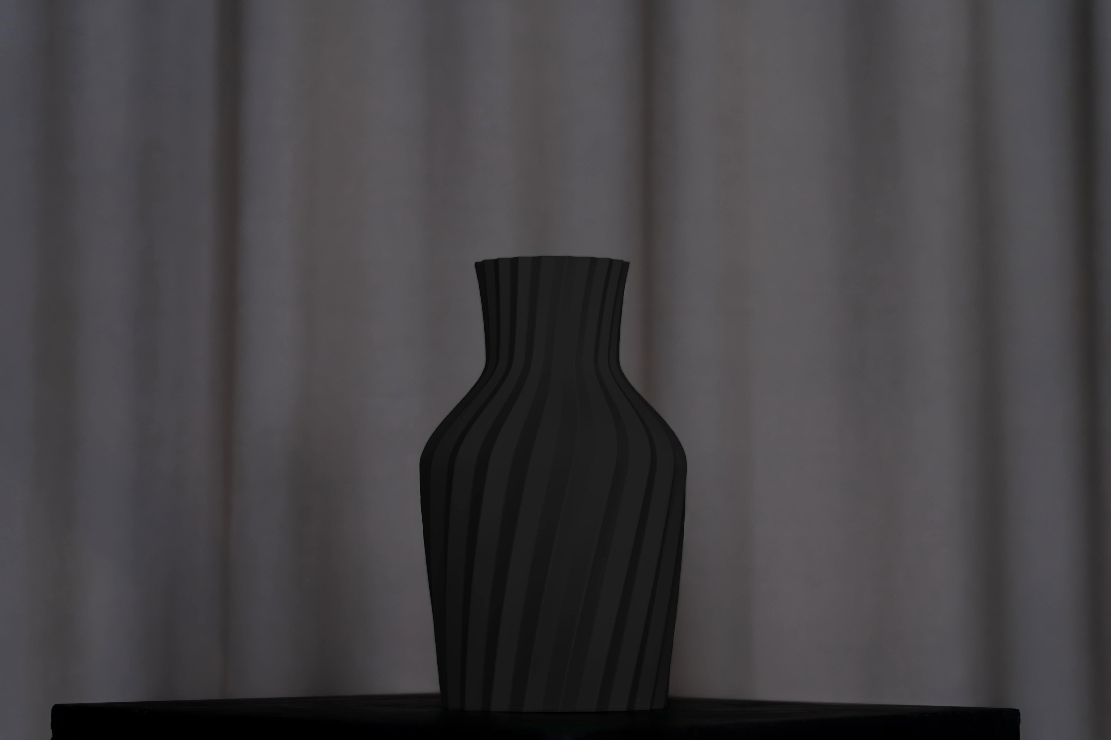 VIALORA Vase