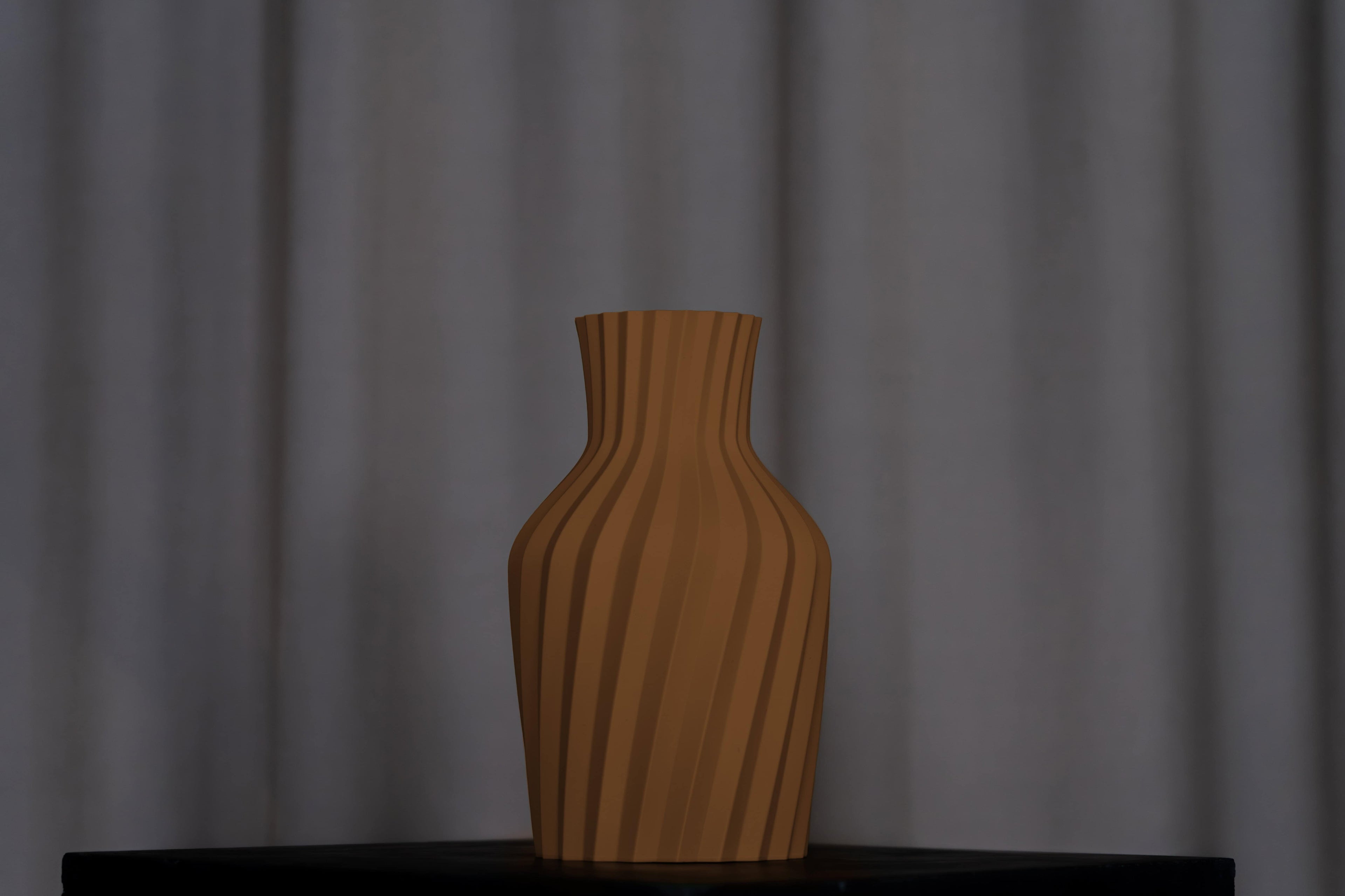 VIALORA Vase