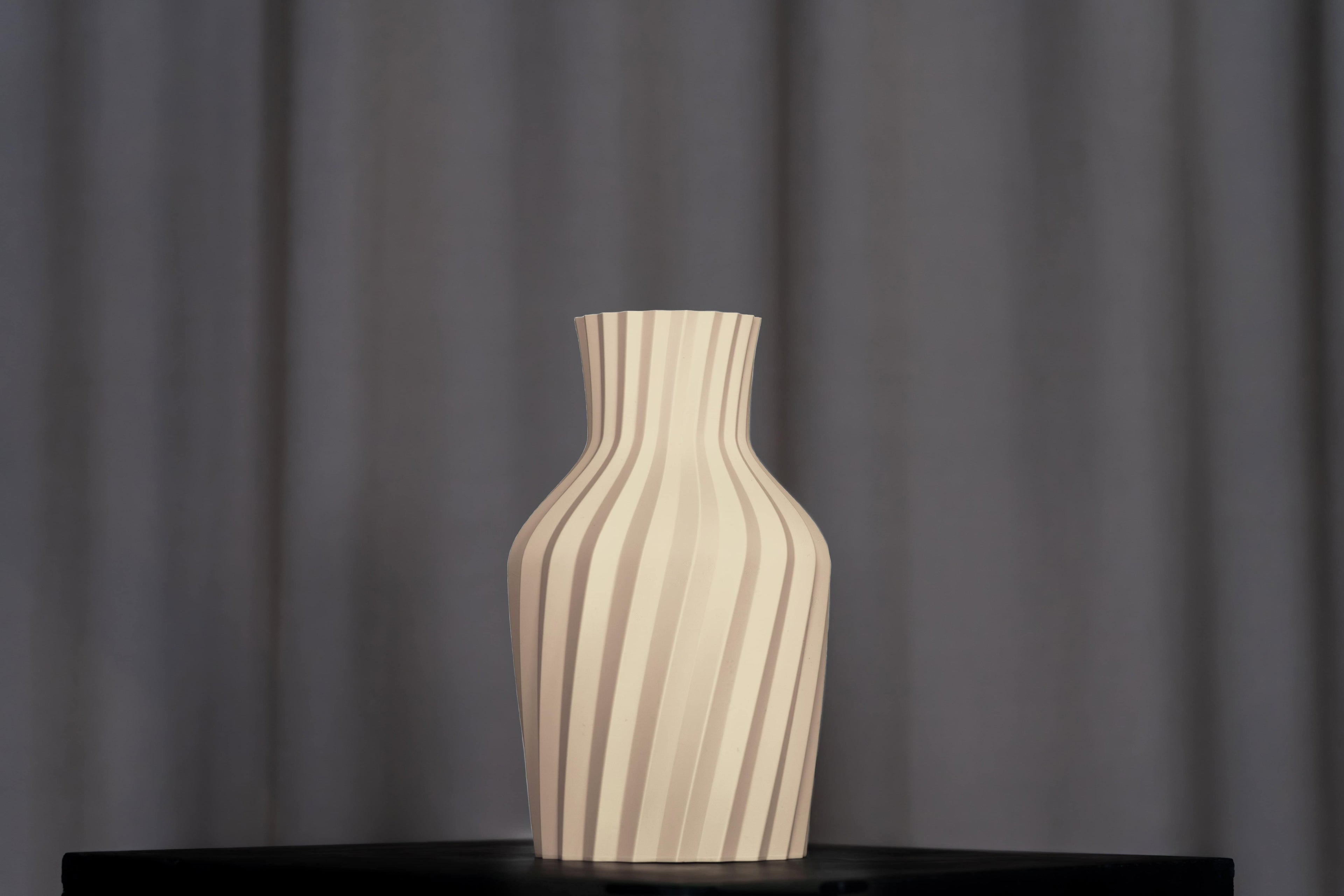 VIALORA Vase