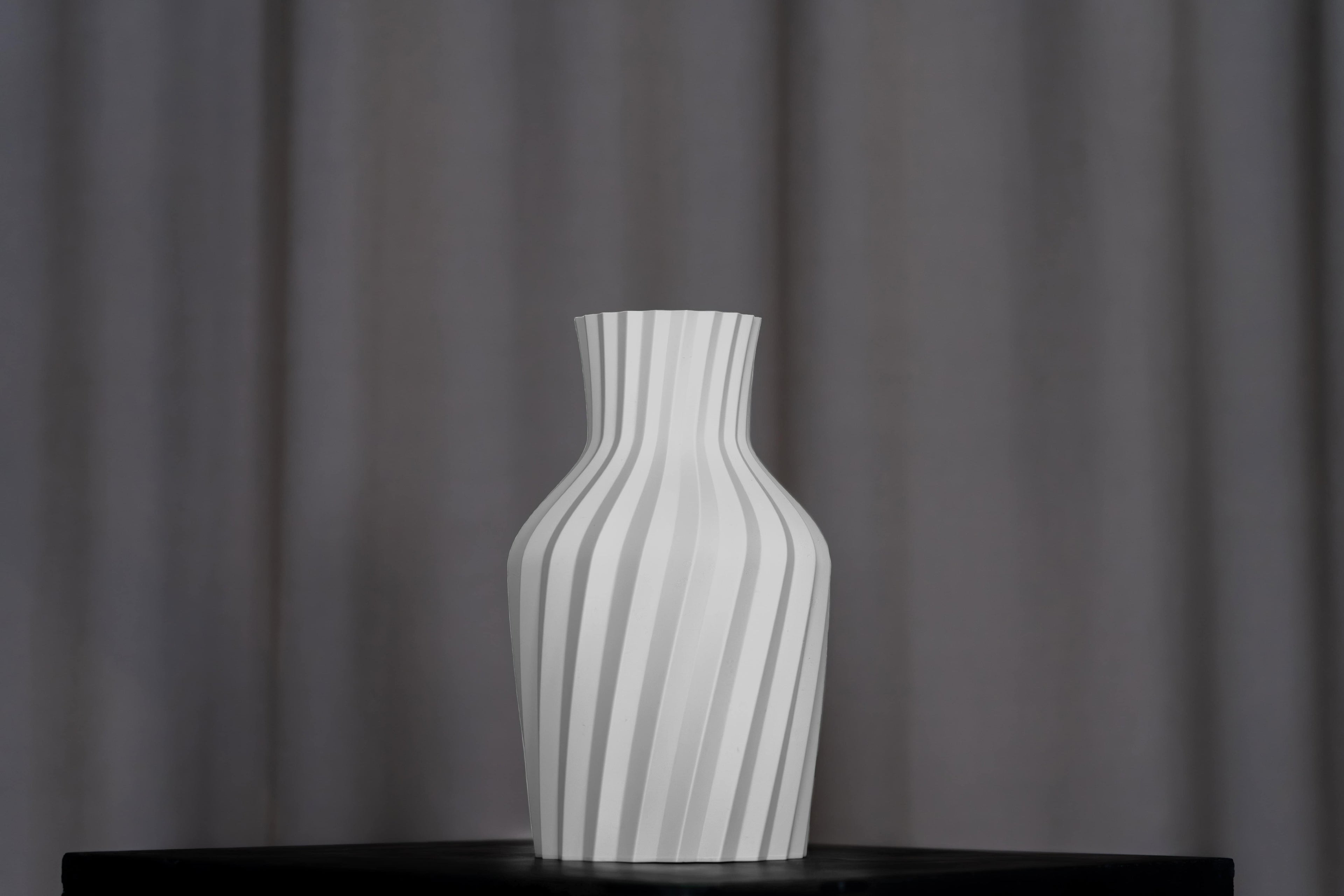 VIALORA Vase